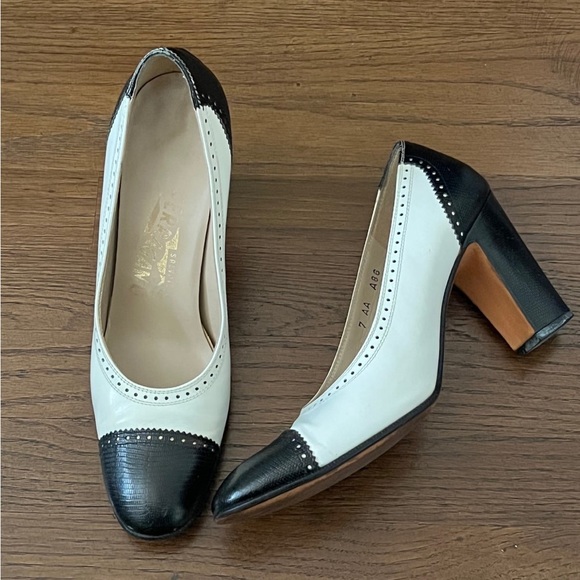 Salvatore Ferragamo Black and White Spectator Heel - Picture 2 of 10